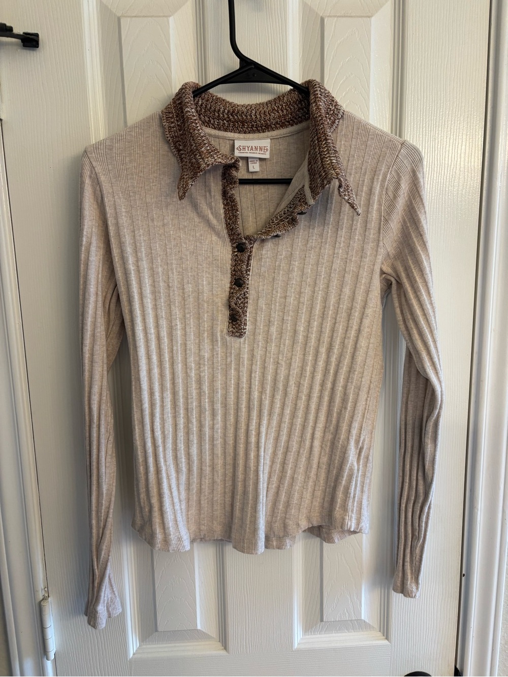 Shyanne Country Wear Ribbed Knit Henley Top Beige Brown Long Sleeve L